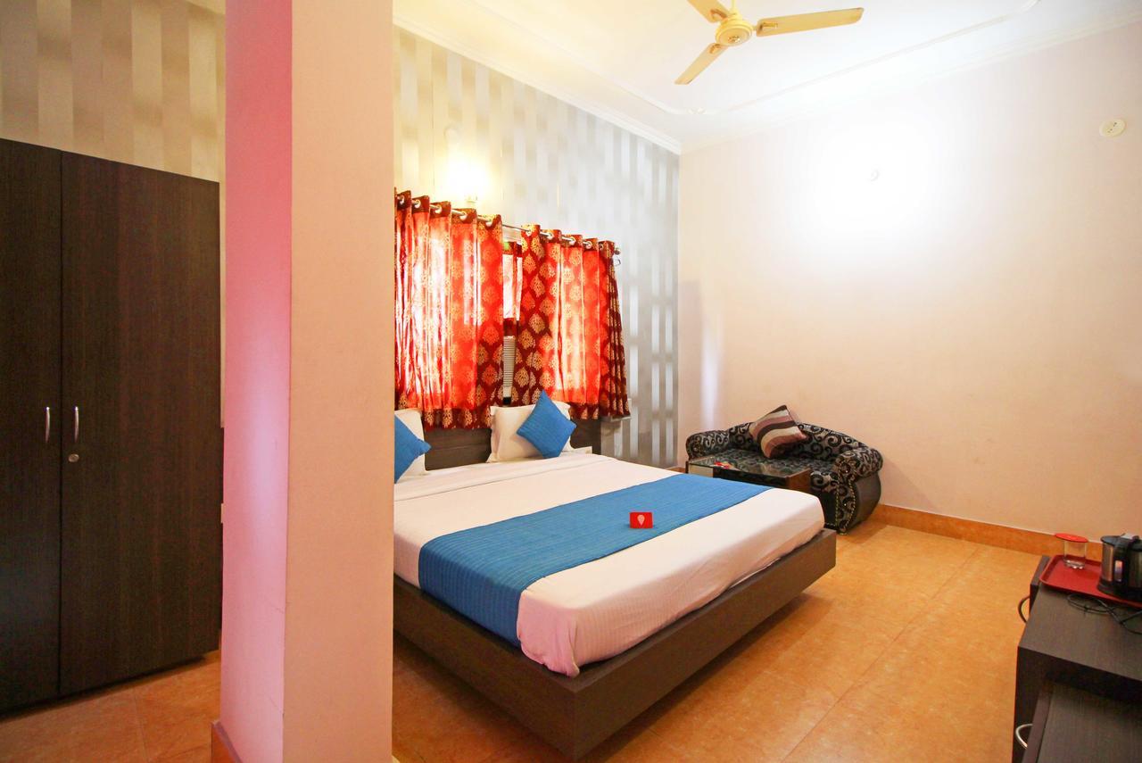 Oyo 4398 Hotel Rajat Grand Varanasi Exterior foto