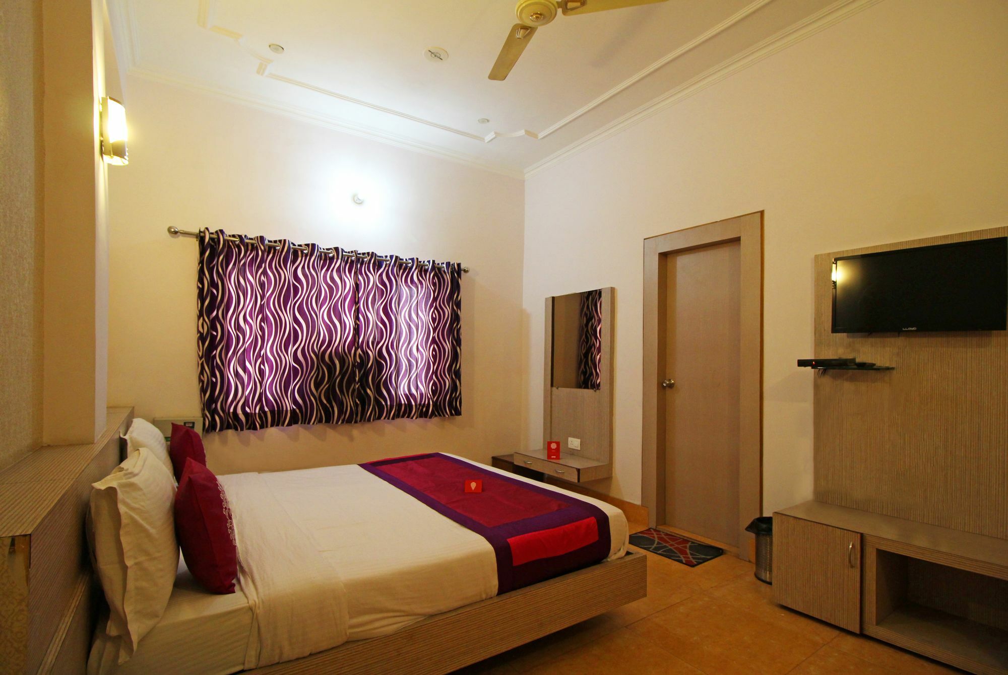 Oyo 4398 Hotel Rajat Grand Varanasi Exterior foto